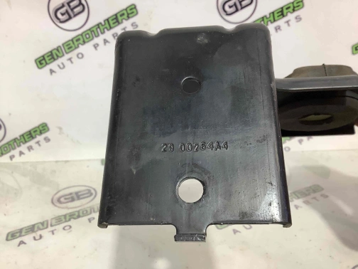 Опора радиатора, крепеж/кронштейн, уплотнитель радиатора 4411-646 Jeep Patriot  5115967AB 