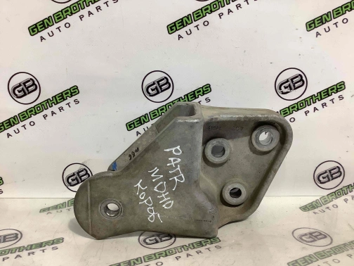 Кронштейн КПП 4411-704 Jeep Patriot  5105416AE 