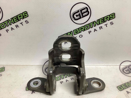 Петля дверей, замка дверей 4411-835 Jeep Patriot  5074256AB 
