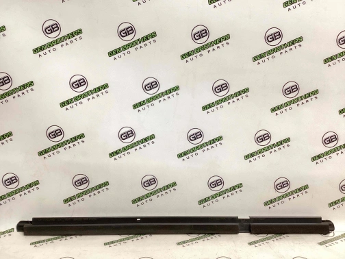 Уплотнитель стекла/двери 4411-902 Jeep Patriot  5067753AD 
