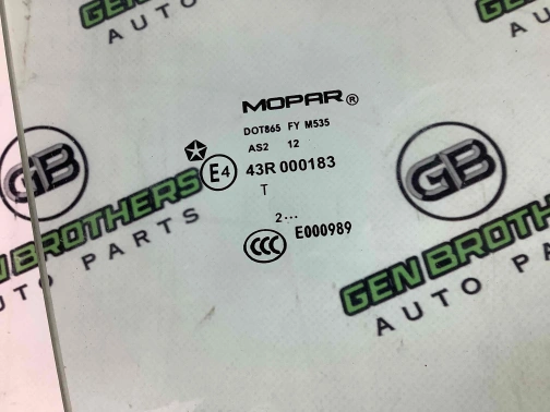 Стекло переднее правое 4411-985 Jeep Patriot  5155448AC 