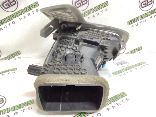 Дефлектор обдува салона 4433-042 Jeep Compass 17-23  5UT65TRMAB 
