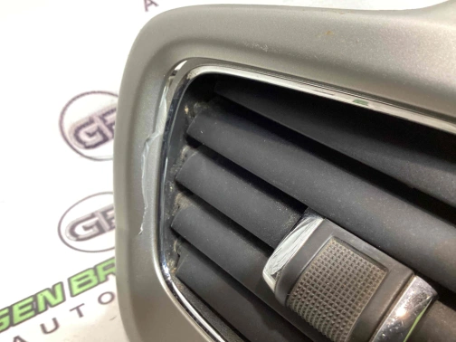 Дефлектор обдува салона 4433-042 Jeep Compass 17-23  5UT65TRMAB 