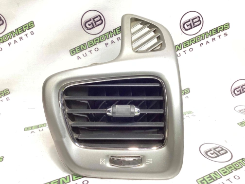 Дефлектор обдува салона 4433-042 Jeep Compass 17-23  5UT65TRMAB 