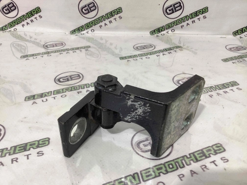 Петля дверей, замка дверей 4444-075 Jeep Cherokee KL 14-18  68140736AB 