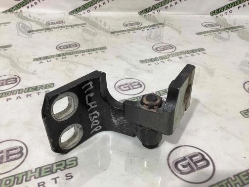 Петля дверей, замка дверей 4444-081 Jeep Cherokee KL 14-18  68140735AB 