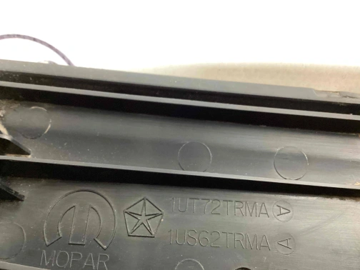 Подсветка номера 4444-385 Jeep Cherokee KL 14-18  5RN33RXFAA 