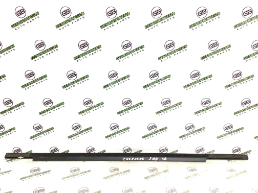 Молдинг двери задней правой 4444-556 Jeep Cherokee KL 14-18  68442238AA 