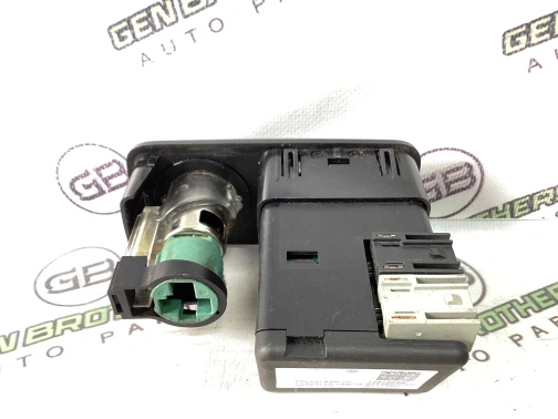 Розетка Usb, разъем 4444-937 Jeep Cherokee KL 14-18  68146070AD 