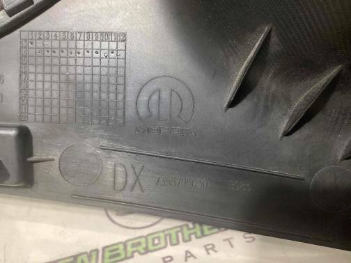 Обшивка задней стойки правая 4455-063 Jeep Renegade  7355795030 