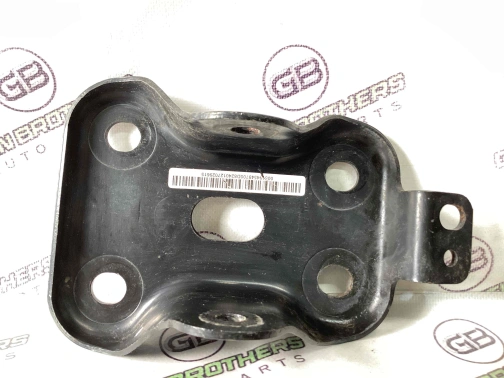 Крепление, кронштейн 4456-552 Jeep Renegade  68246682aa 