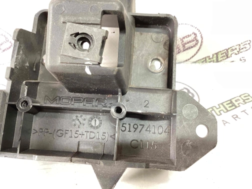 Крепление, кронштейн 4456-672 Jeep Renegade  51957104 