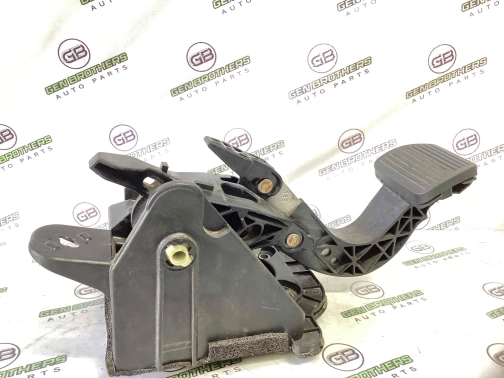 Педаль тормоза 4456-696 Jeep Renegade  68263292AA 