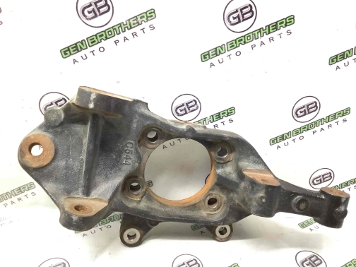 Кулак задний правый 4456-735 Jeep Renegade  68246619AA 