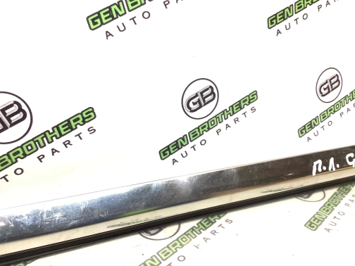 Молдинг двери передней левой 4466-101 Jeep Grand Cherokee 10-14  68257253AE 