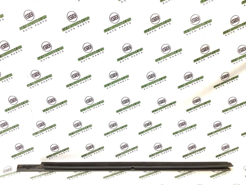 Молдинг двери передней левой 4466-101 Jeep Grand Cherokee 10-14  68257253AE 