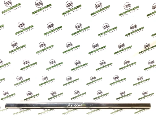 Молдинг двери передней левой 4466-101 Jeep Grand Cherokee 10-14  68257253AE 