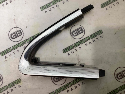 Молдинг двери передней левой 4466-615 Jeep Grand Cherokee 10-14  57010499AC 