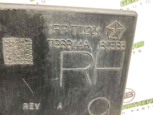 Дефлектор обдува радиатора 4468-191 Jeep Grand Cherokee 15 - 20  68328720AA 
