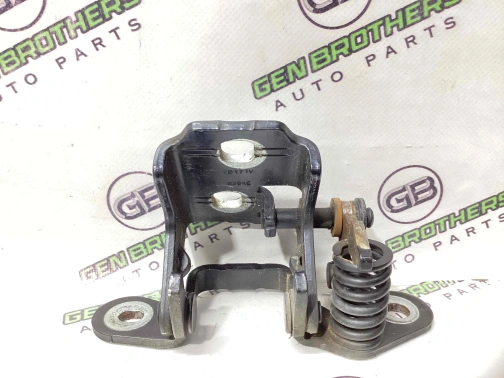 Петля дверей, замка дверей 4470-052 Dodge Journey  5067939AH 