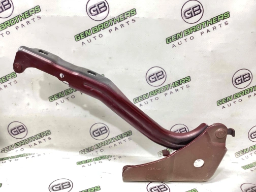 Петля капота, кронштейн капота 4472-100 Chrysler 200  68143719AA 