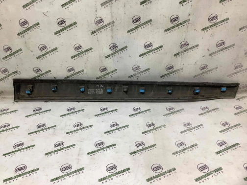 Молдинг двери передней левой 4667-015 Jeep Compass 17-23  5UP25RXFAA 