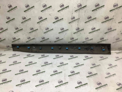 Молдинг двери передней правой 4667-016 Jeep Compass 17-23  5UP24RXFAA 