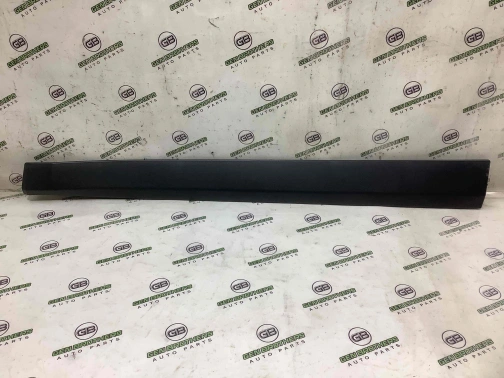 Молдинг двери передней правой 4667-016 Jeep Compass 17-23  5UP24RXFAA 