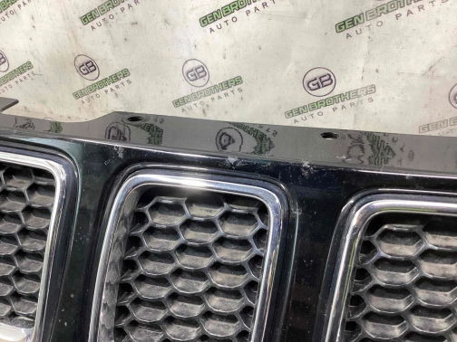 Решетка радиатора 4667-057 Jeep Compass 17-23  5UP86RXFAB 
