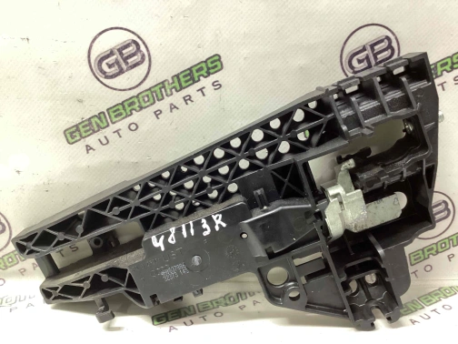 Кронштейн ручки дверей 4811-033 Audi a6  4H0837886 