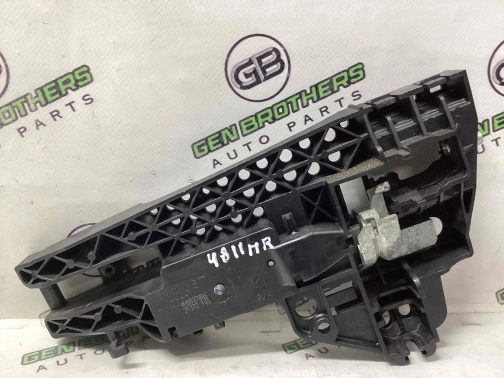 Кронштейн ручки дверей 4811-035 Audi a6  4H0837886 