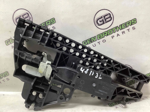 Кронштейн ручки дверей 4811-036 Audi a6  4H0837885 
