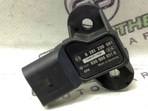Датчик давления во впускном коллекторе 4811-571 Audi a6  036906051G 