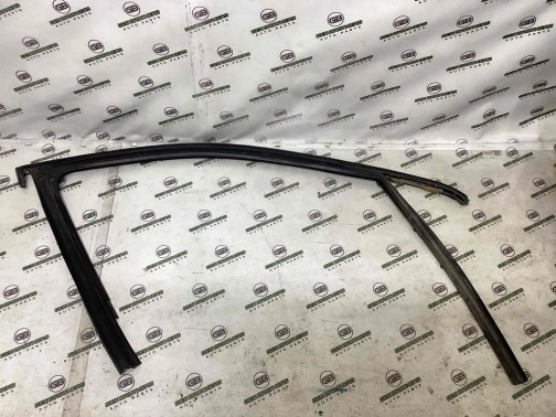Уплотнитель стекла/двери 5654-256 Jeep Cherokee KL 14-18  68142969AD 