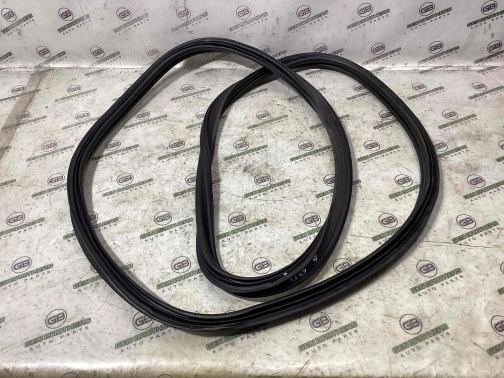 Уплотнитель крышки багажника, двери багажника 6213-068 Jeep Cherokee KL 14-18  68225189AA 