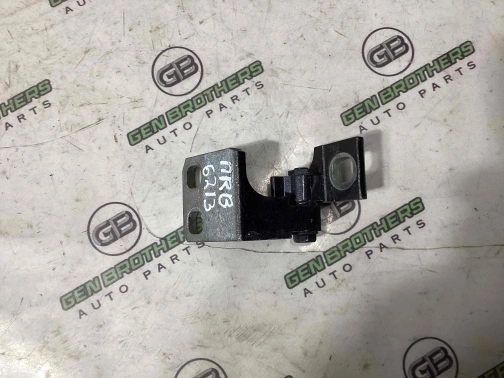 Петля дверей, замка дверей 6213-307 Jeep Cherokee KL 14-18  68140734AB 