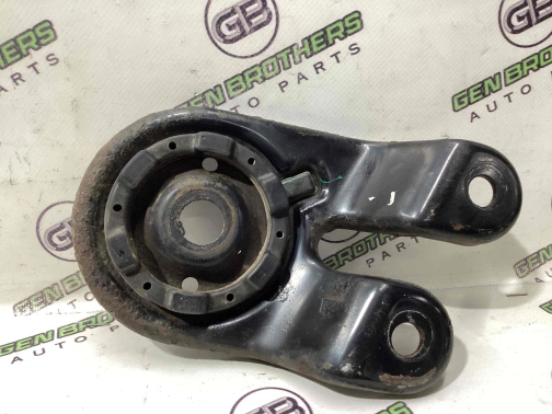 Кронштейн переднего подрамника 6438-067 Dodge Journey  5151015AA 