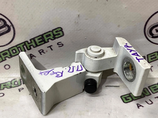 Петля дверей, замка дверей 7399-376 Volkswagen Touareg  8K0831402A 