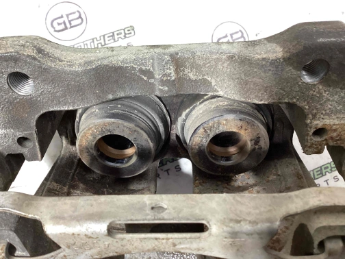 Суппорт передний правый 7557-061 Jeep Grand Cherokee 15 - 20  68138842AA 