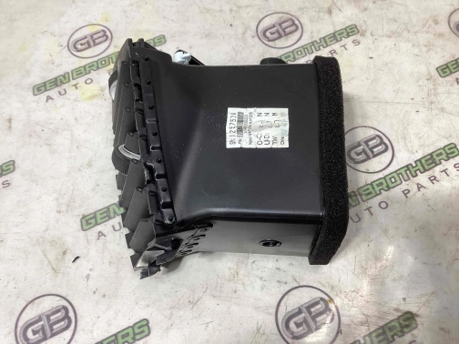 Дефлектор обдува салона 7557-158 Jeep Grand Cherokee 15 - 20  5MT21DX9AB 