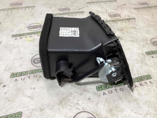 Дефлектор обдува салона 7557-158 Jeep Grand Cherokee 15 - 20  5MT21DX9AB 