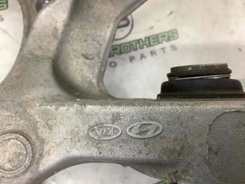 Кулак задний левый 770526-500 Kia EV6  52710GI000 