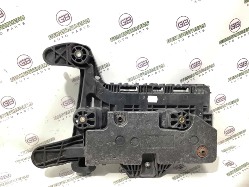 Полка аккумулятора, крышка, крепеж (площадка АКБ) 8043-014 Volkswagen Passat B7 USA  1K0915333 