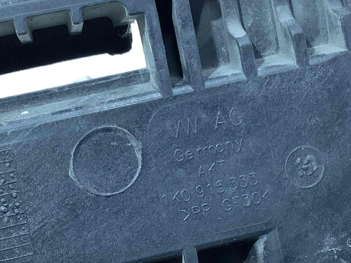 Полка аккумулятора, крышка, крепеж (площадка АКБ) 8043-014 Volkswagen Passat B7 USA  1K0915333 