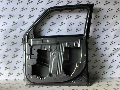 Дверь передняя правая 8296-083 Jeep Patriot  68079390AD 