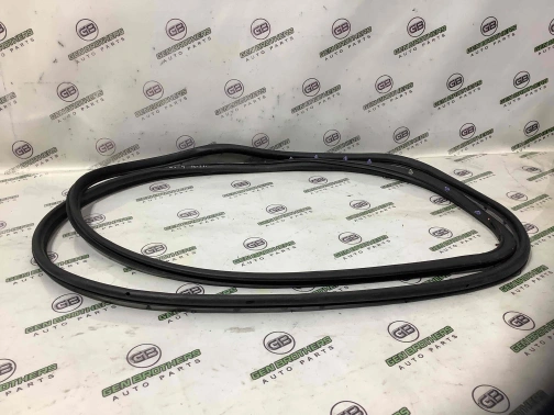 Уплотнитель стекла/двери 8334-490 Jeep Compass 17-23  68242105AA 
