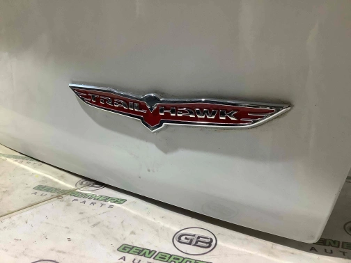 Эмблемы 8674-176 Jeep Cherokee KL 14-18  68196485AB 