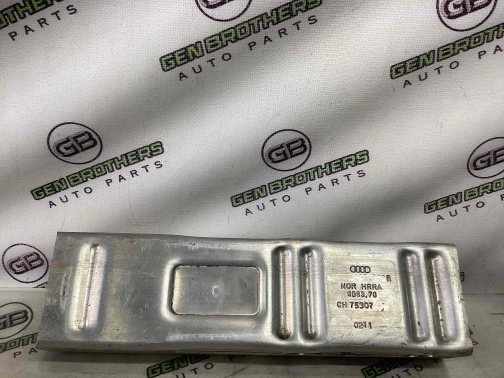 Кронштейн усилителя бампера 8811-101 Audi a4  8E0807332B 