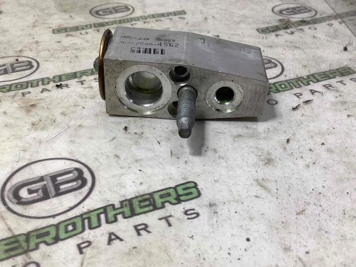 Клапан кондиционера 8998-260 Jeep Cherokee KL 18-23  68334777AA 
