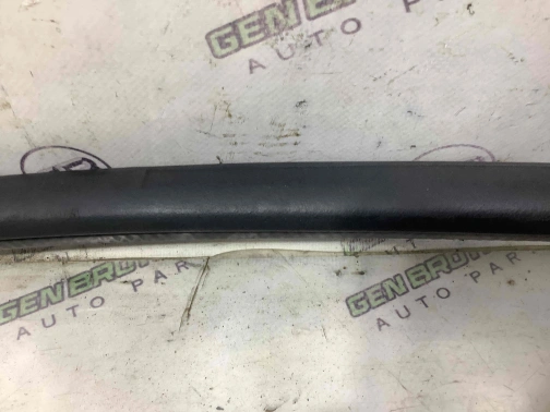 Уплотнитель стекла/двери 8998-338 Jeep Cherokee KL 18-23  5056306AA 
